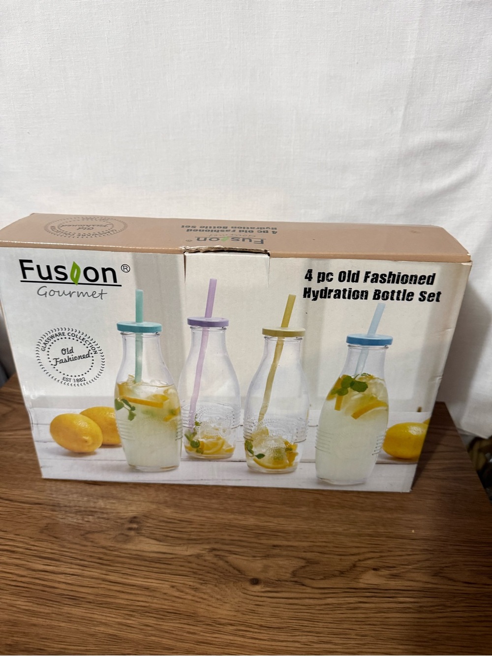 4-Piece Old Fashioned Hydration Bottle Set - Pastel Lid Colors